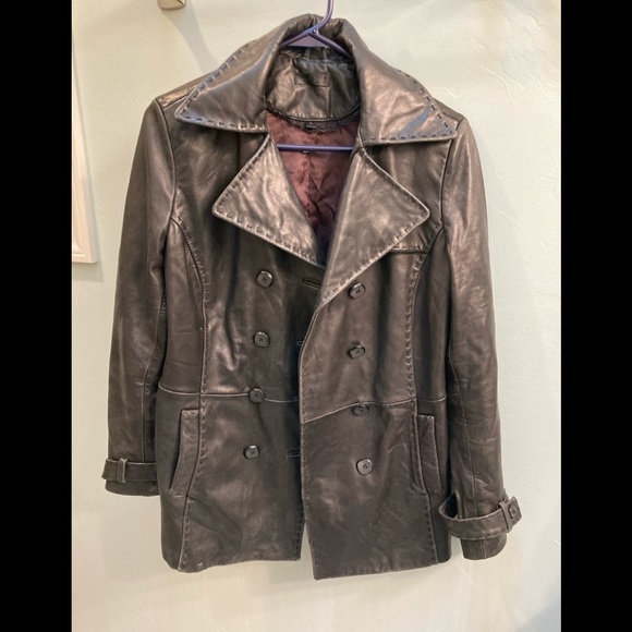 Wilsons Leather Jackets & Blazers - Vintage Wilson Leather Woman’s Coat-great details